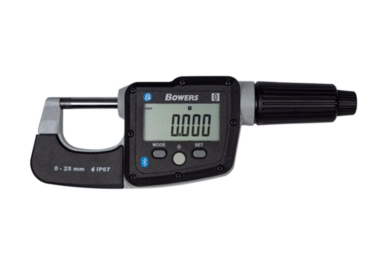 Micrómetro digital externo Bowers DigiMic con conectividad Bluetooth y protección IP67 para medición dimensional de alta precisión en entornos industriales y laboratorio.